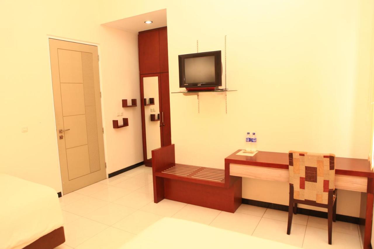Arya Graha Semarang Hotel Exterior photo