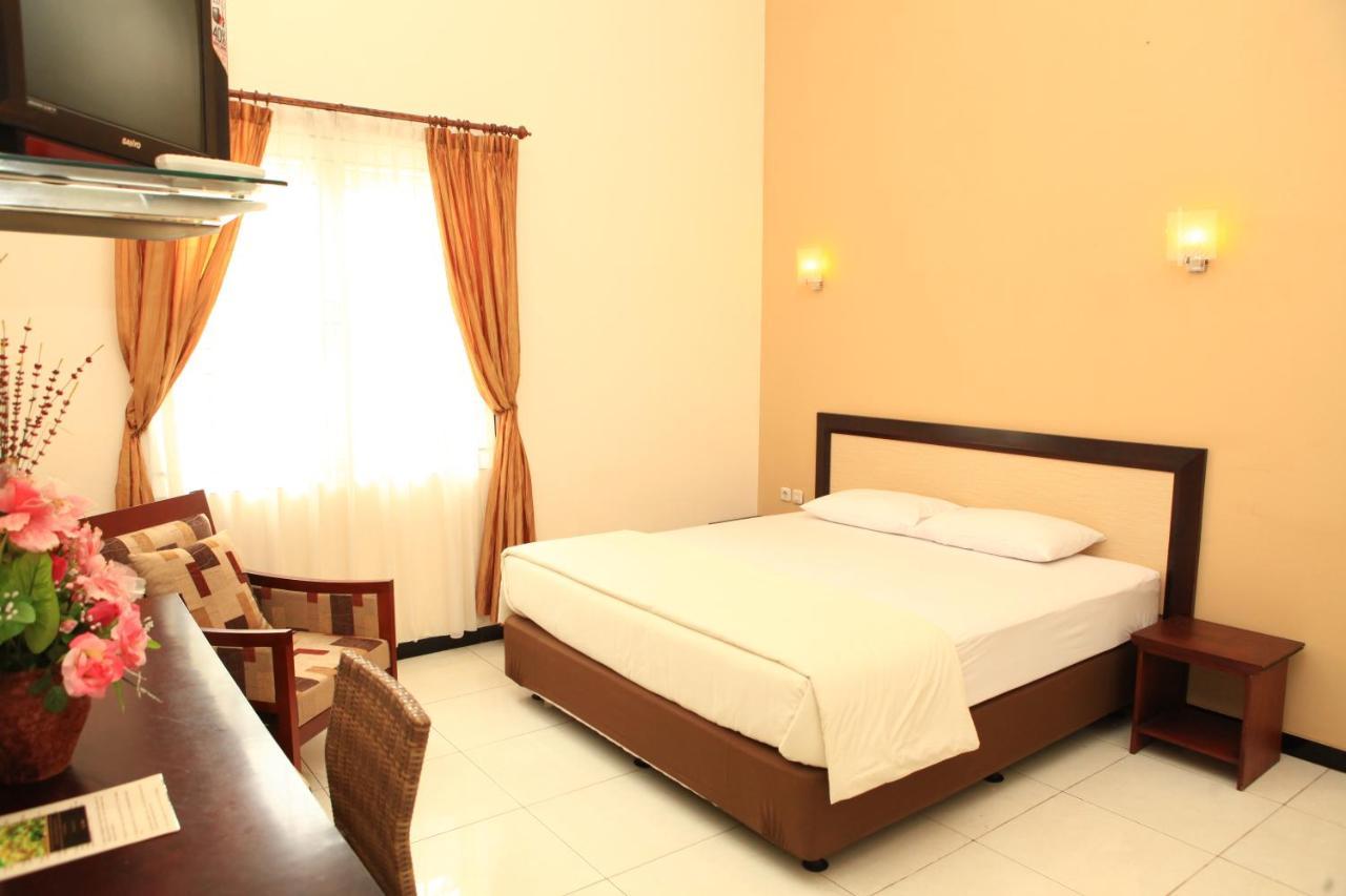 Arya Graha Semarang Hotel Exterior photo